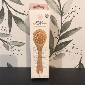 Daily Concepts Facial Dry Brush